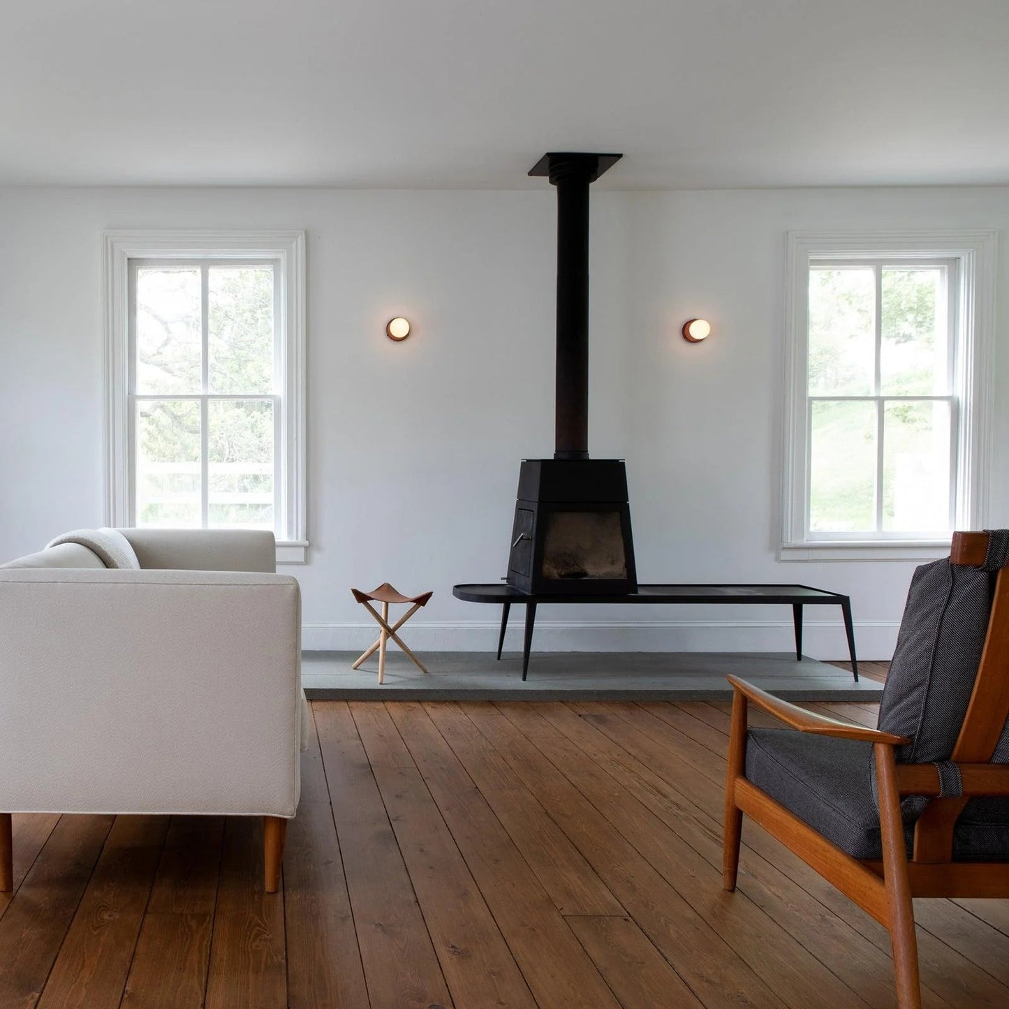 Nordic Rounded Minimalist LED Iron Wall Light 2