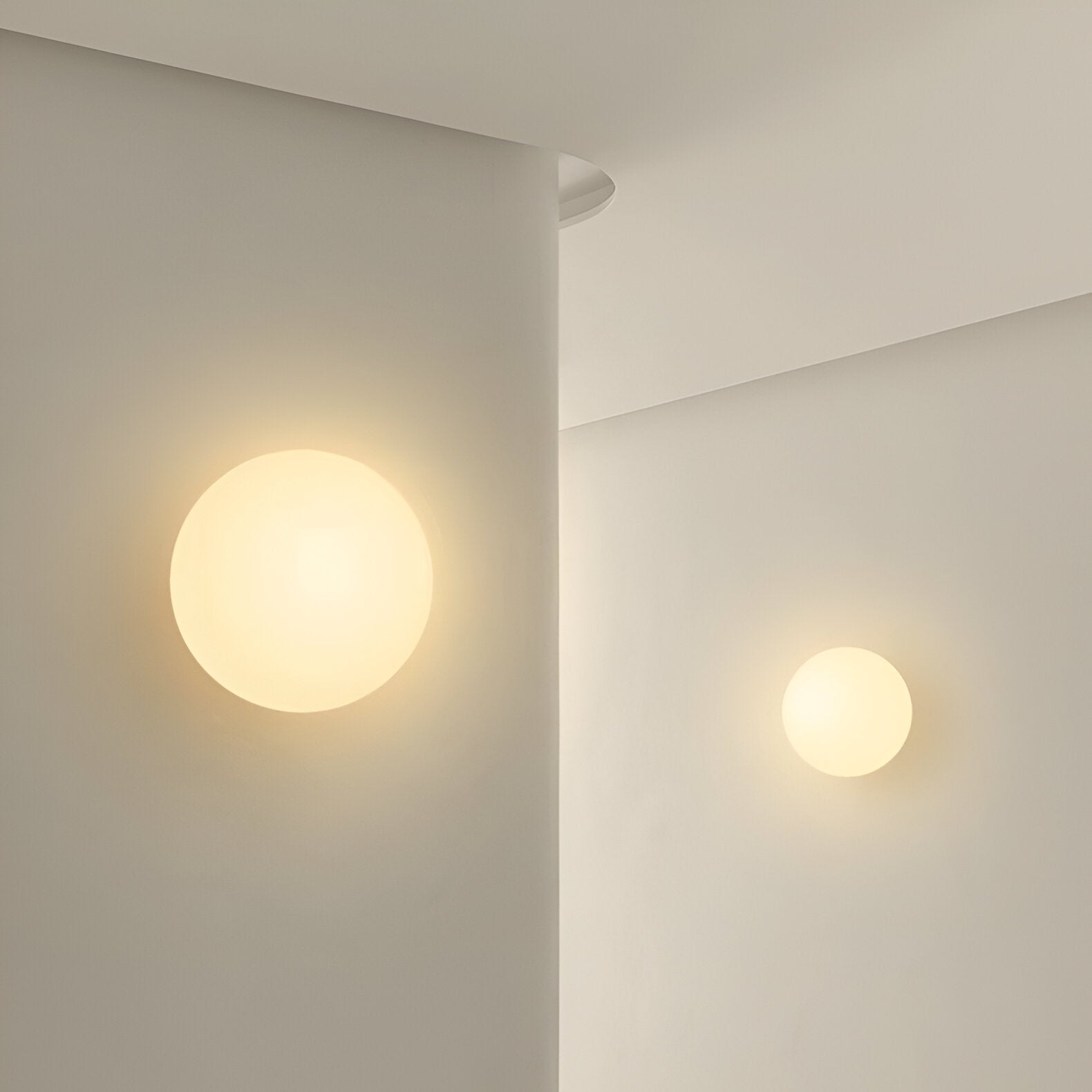 Dioscuri Minimalist Round Glass Wall Light 7